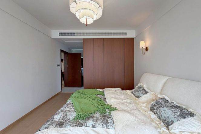 High-Floor 3BR Apartment near Hailun Rd Metro with Floor-to-Ceiling Windows (L4/L10)