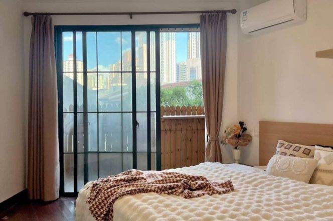 1BR Apartment in Old Xuhui (L9)