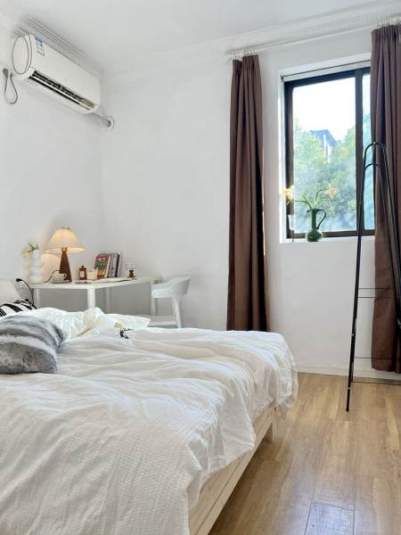 Housing image — Bedroom