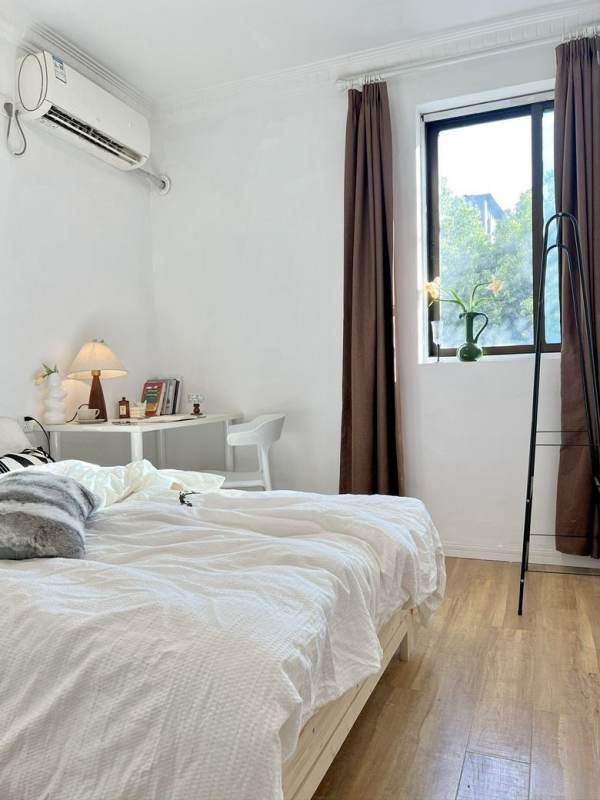 Housing image — Bedroom