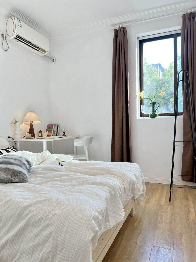 Housing image — Bedroom
