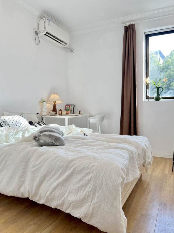 Housing image — Bedroom