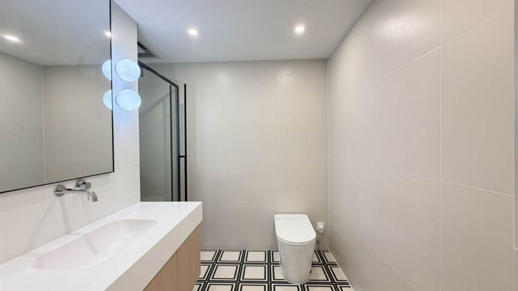Housing image — Bathroom