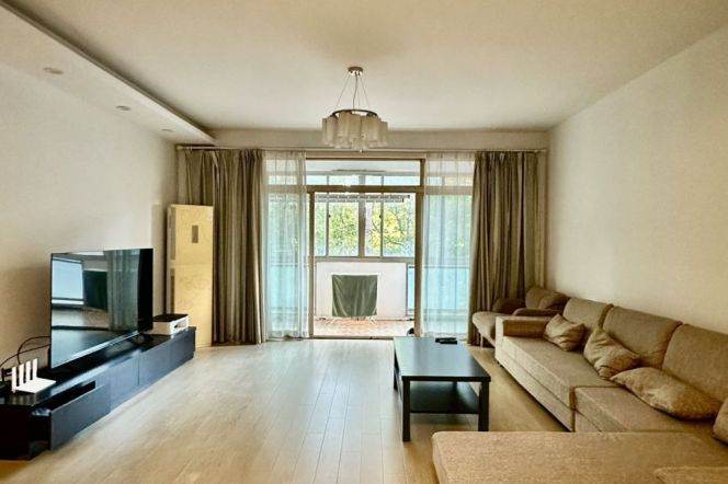 Spacious 3BR Apartment near Century Park (L2)