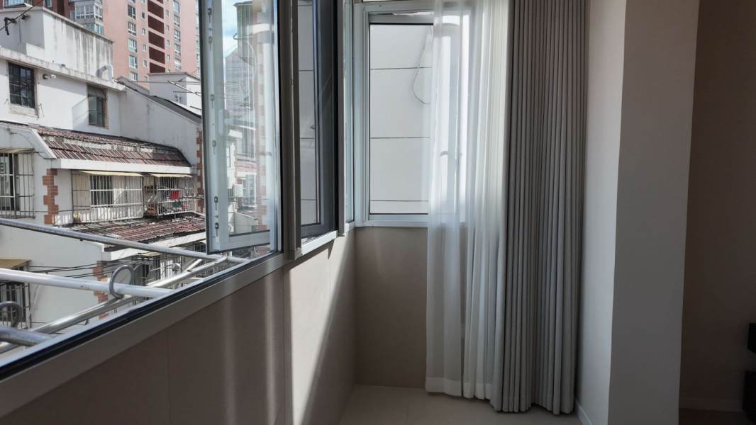 Housing image — Balcony