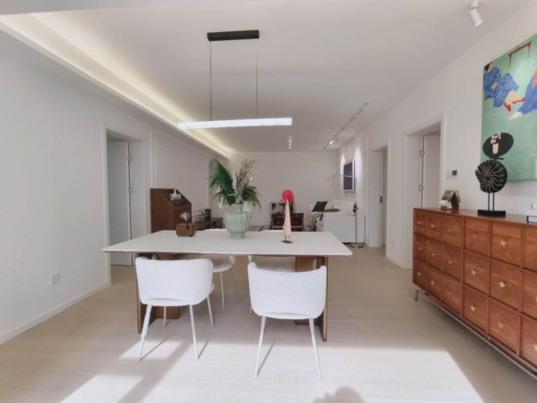 Housing image — Living Room