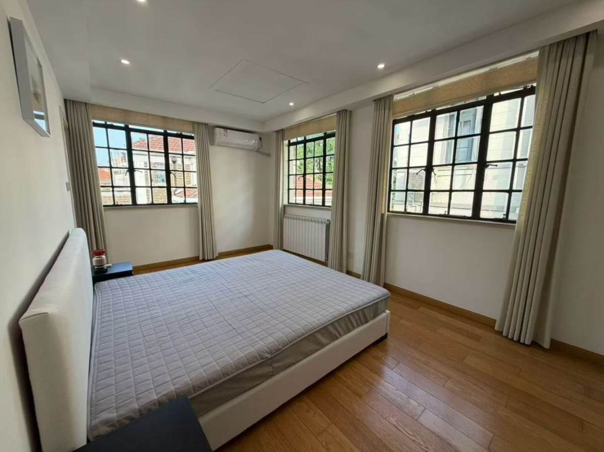 Housing image — Bedroom