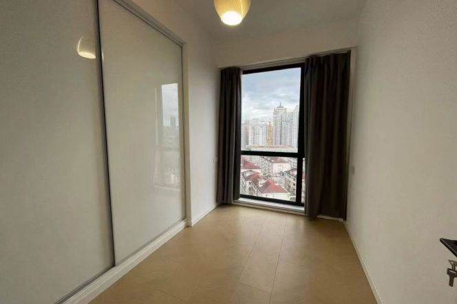 Spacious 3BR Apartment near Shanghai Indoor Stadium Metro (L4)