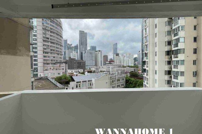 Spacious 3BR Apartment in Jing'an with Floor-to-Ceiling Windows