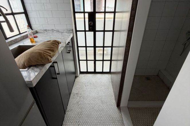 2BR Lane House near South Shaanxi Rd Metro with Terrace (L1/L10/L12/L13)