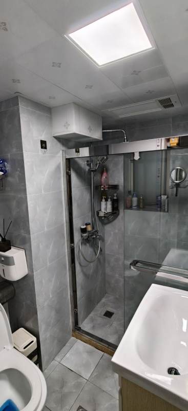 Housing image — Bathroom