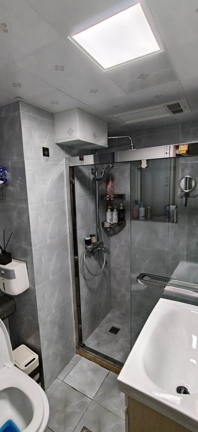 Housing image — Bathroom