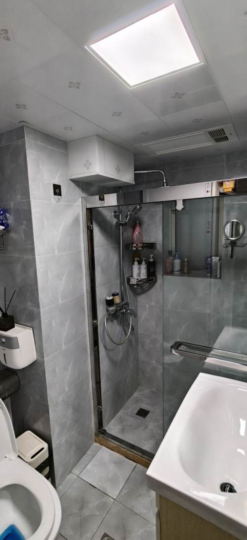 Housing image — Bathroom