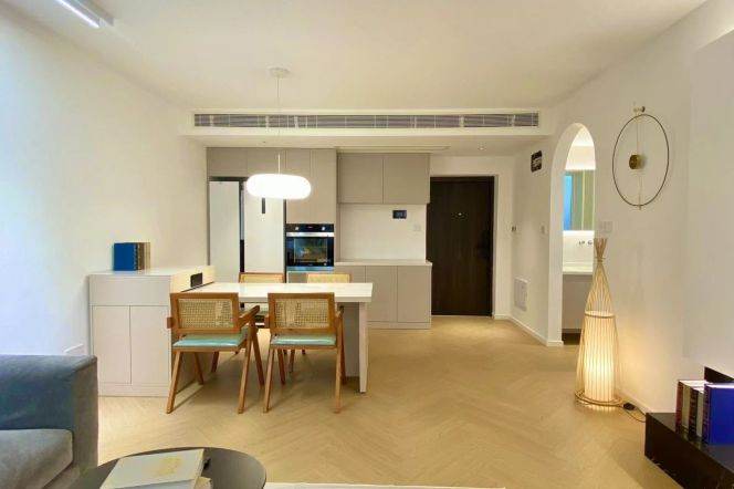 2BR Apartment in Jing'an (L2/L12/L13)