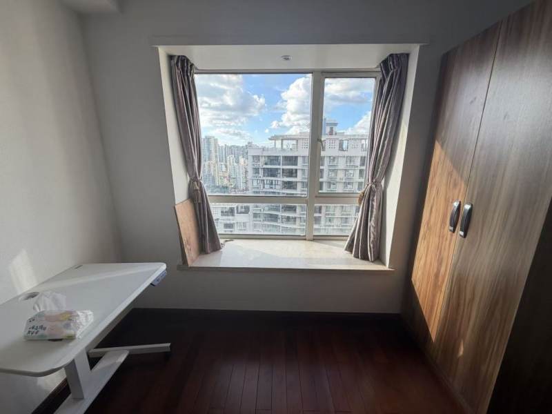Housing image — Bedroom
