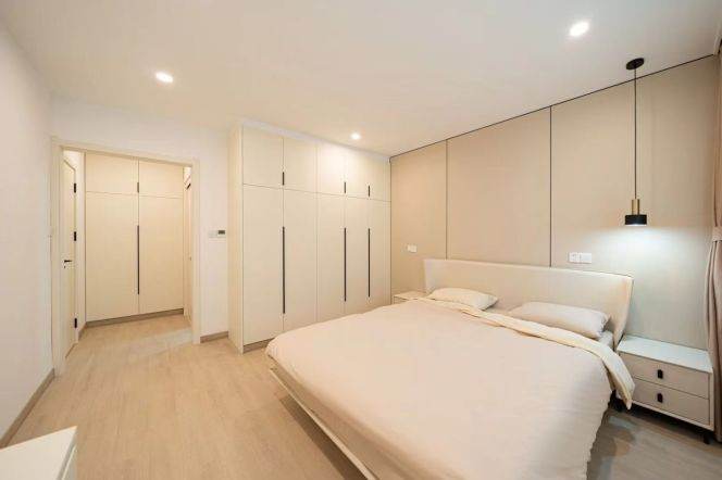 Spacious 2BR Apartment near Shanghai Children's Medical Center Metro with Floor-to-Ceiling Windows (L6)