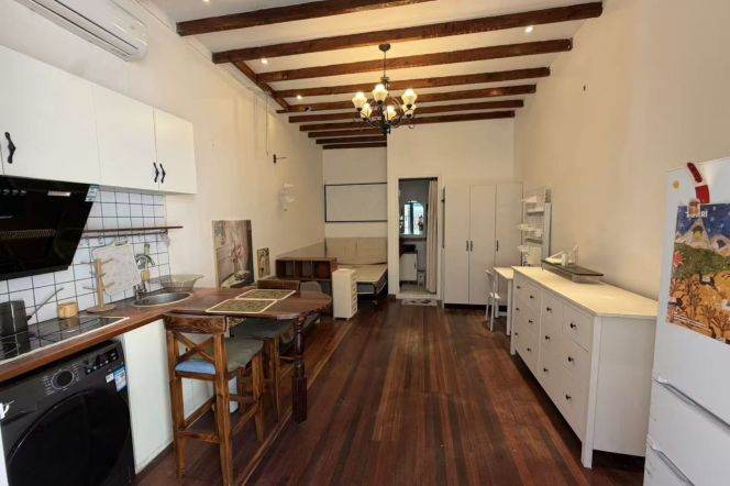 1BR Lane House in Old Xuhui with Terrace
