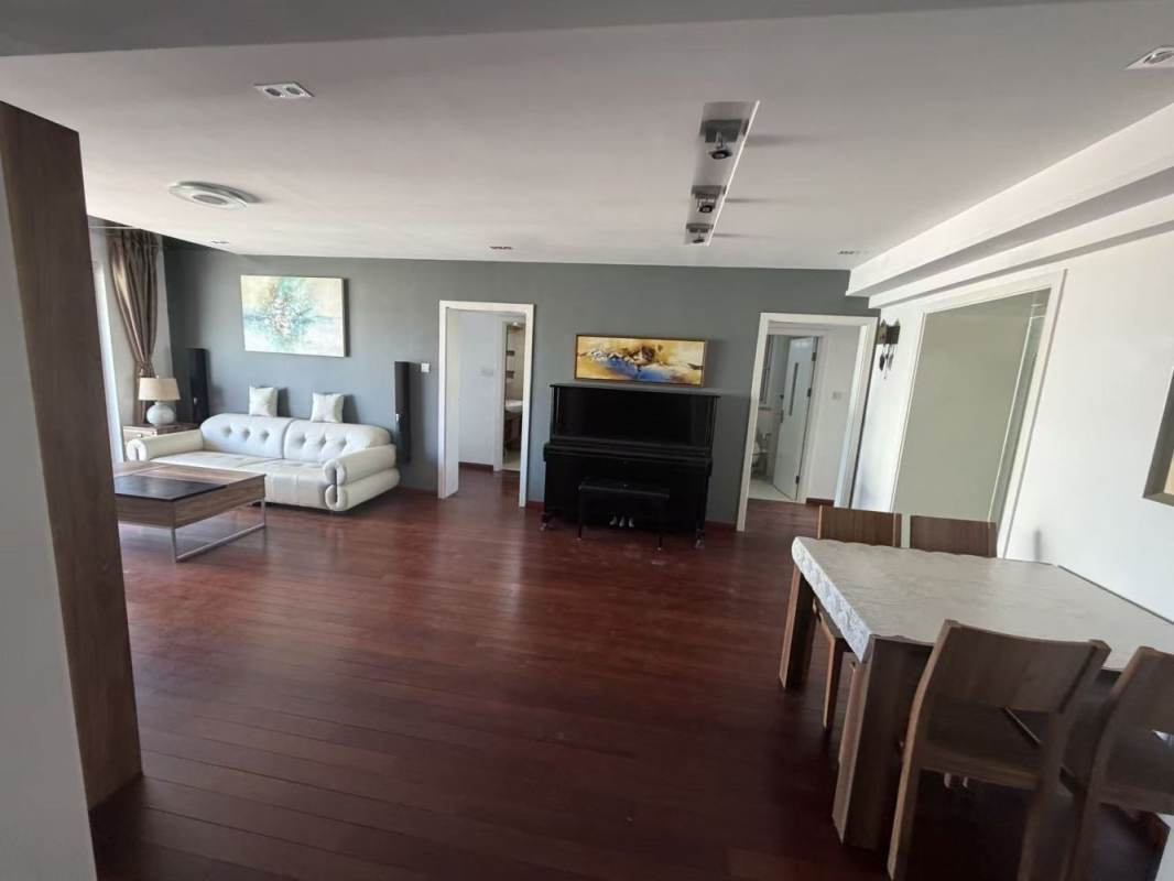 Housing image — Living Room