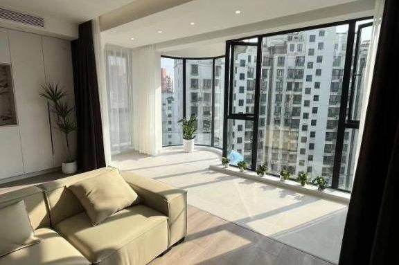4BR Apartment near Longde Rd Metro with Floor-to-Ceiling Windows (L11/L13)
