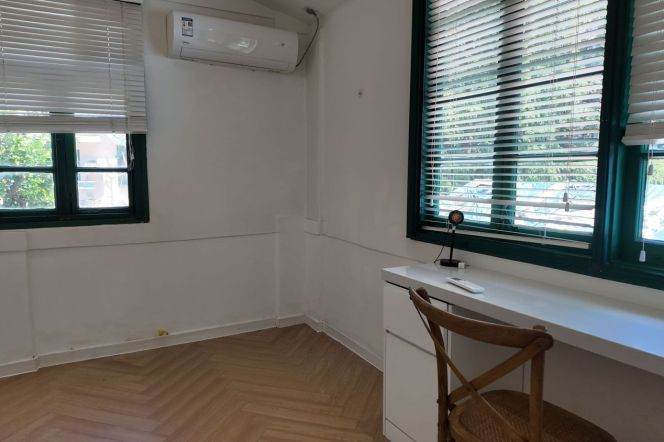 2BR Lane House near Zhongshan Park (L2/L11)