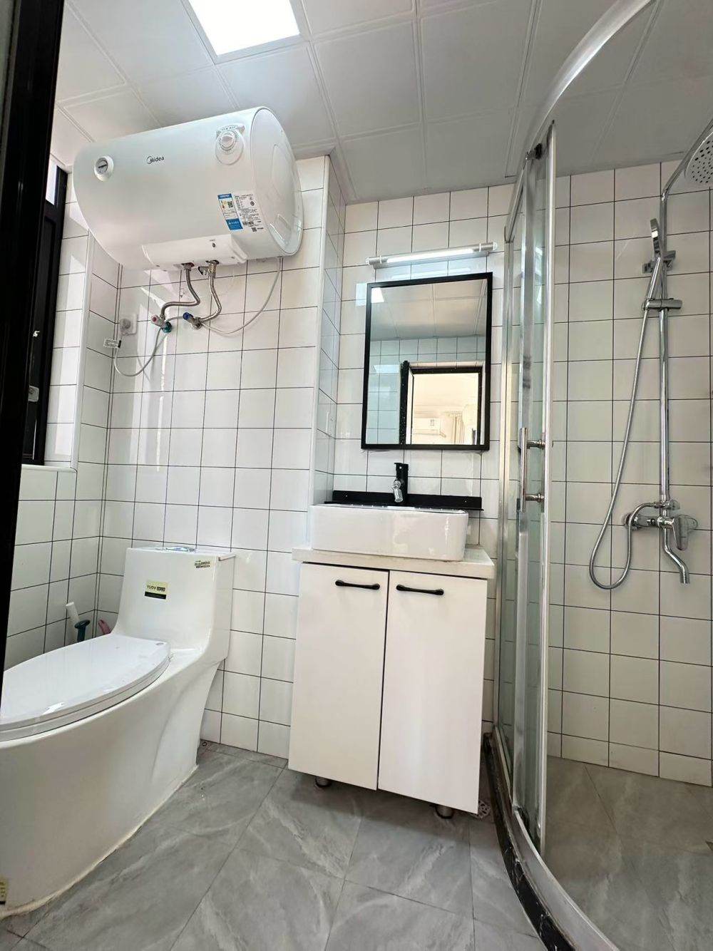 Housing image — Bathroom