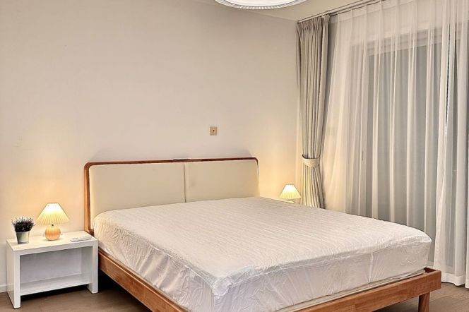 2BR Apartment in Gubei (L10)