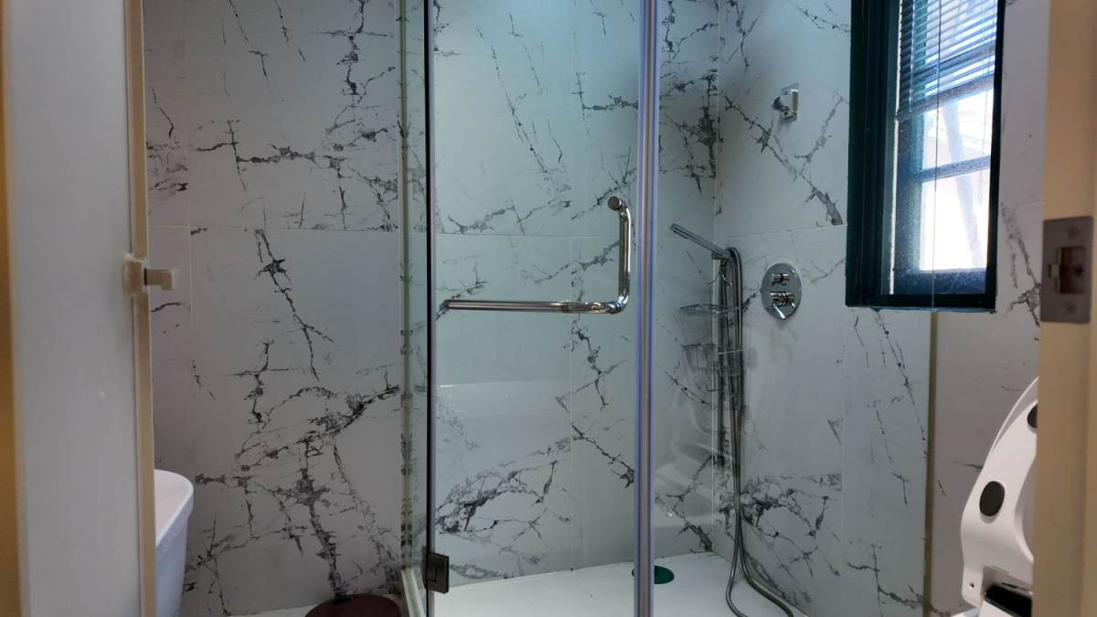 Housing image — Bathroom