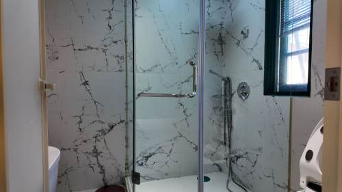Housing image — Bathroom