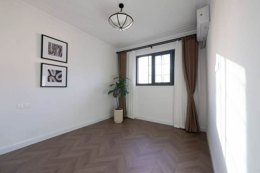 Housing image — Bedroom