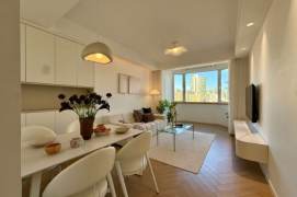 High-Floor Spacious 1BR Apartment near Changshou Rd Metro (L7/L13)