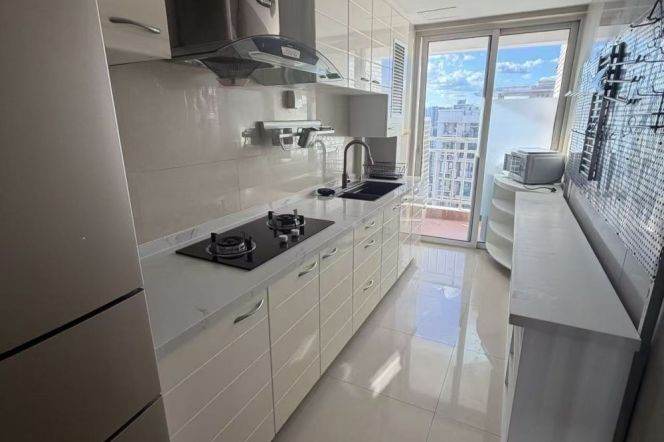 High-Floor Spacious 2BR Apartment in Jing'an with Outstanding View (L7/L14)