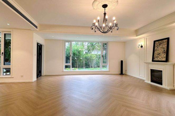 Spacious 5BR Villa near National Exhibition And Convention Center Metro with Terrace (L2/L17)