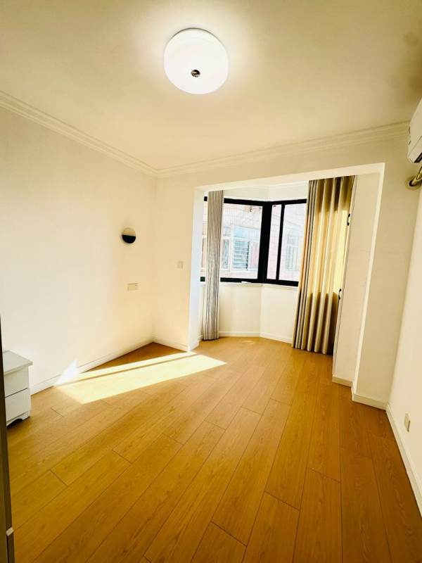 Housing image — Bedroom
