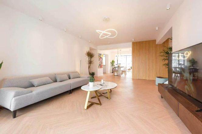 Spacious 3BR Apartment in Jing'an