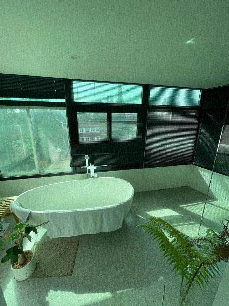 Housing image — Bathroom