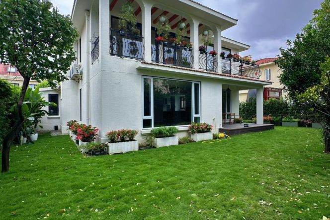 Spacious 5BR Villa near National Exhibition And Convention Center Metro with Terrace (L2/L17)