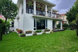 Spacious 5BR Villa near National Exhibition And Convention Center Metro with Terrace (L2/L17)