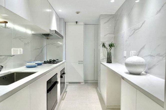High-Floor Spacious 2BR Apartment near Hanzhong Rd Metro (L1/L3/L4/L12/L13)
