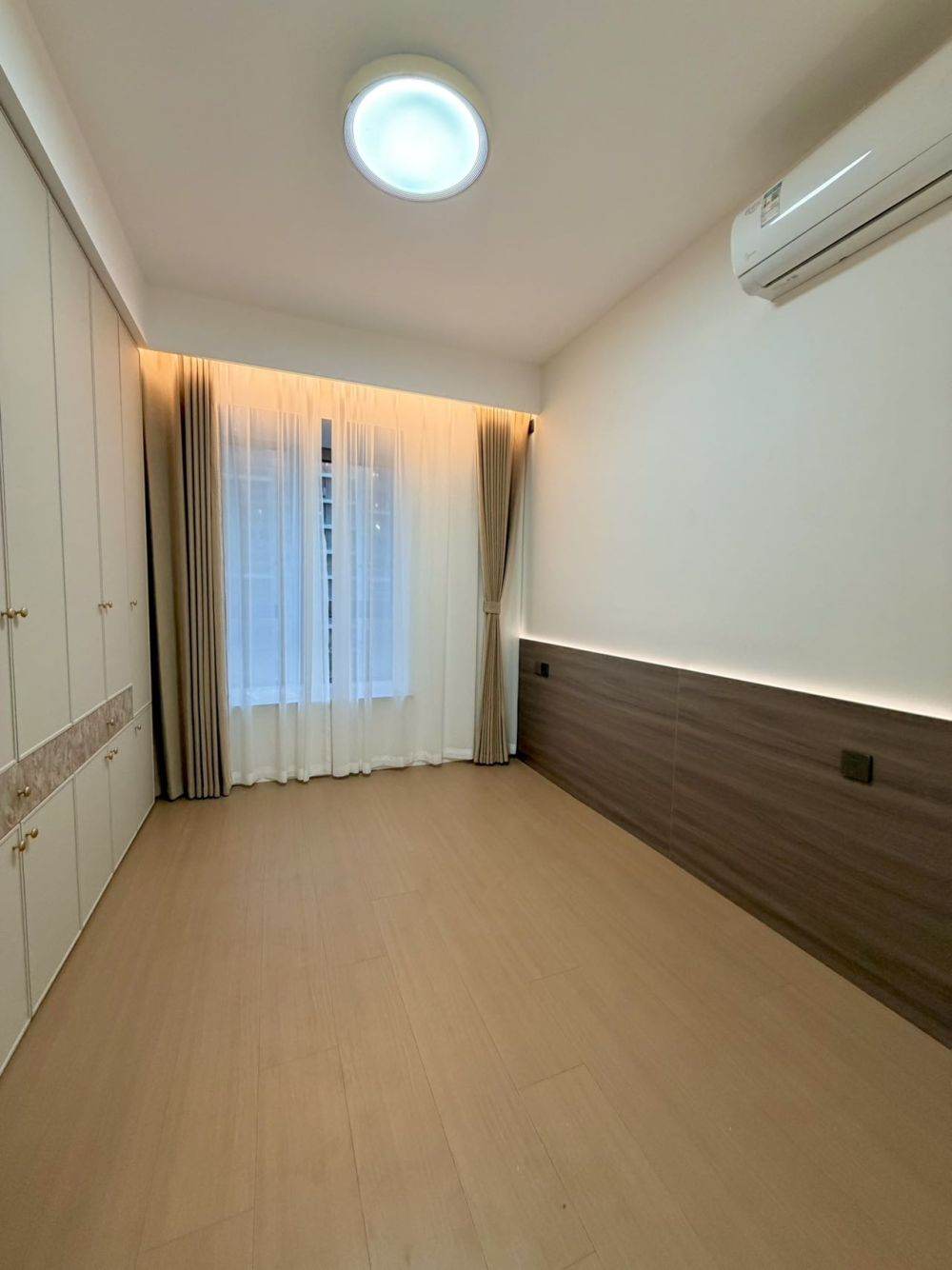 Housing image — Bedroom