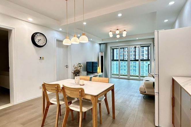 2BR Apartment in Gubei (L10)