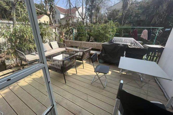 Spacious 1BR Heritage Apartment in Old Xuhui with Terrace