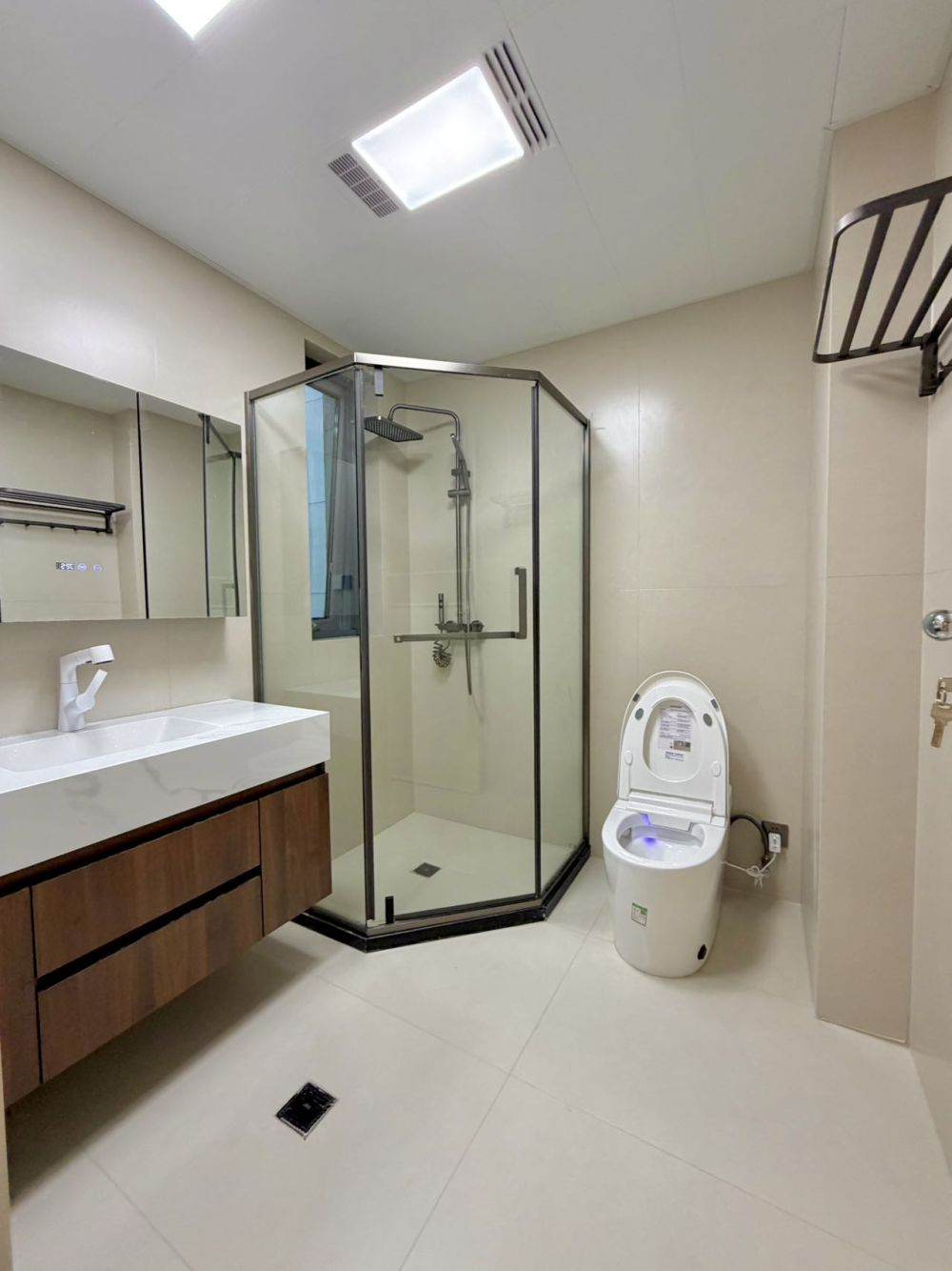 Housing image — Bathroom