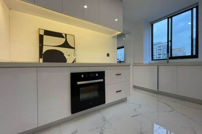 Spacious 3BR Apartment near Century Park