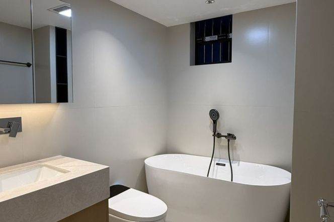 Spacious 2BR Apartment near Jiaotong University Metro (L10/L11)