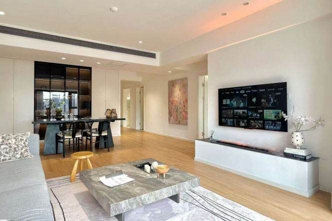 High-Floor Spacious 2BR Apartment near Hanzhong Rd Metro (L1/L3/L4/L12/L13)