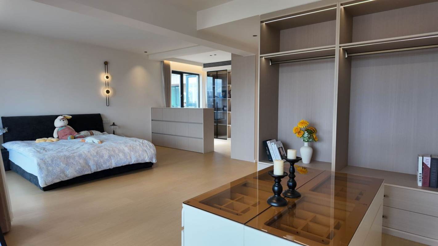 Housing image — Bedroom