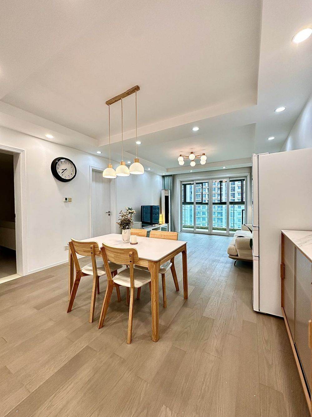Housing image — Dining Area