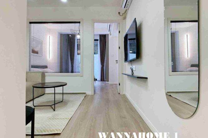 1BR Apartment near West Yan'An Rd Metro with Floor-to-Ceiling Windows (L3/L4)