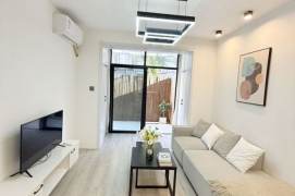 1BR Apartment near Zhongshan Park with Terrace