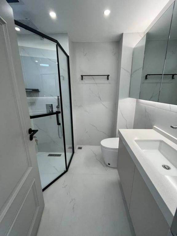 Housing image — Bathroom